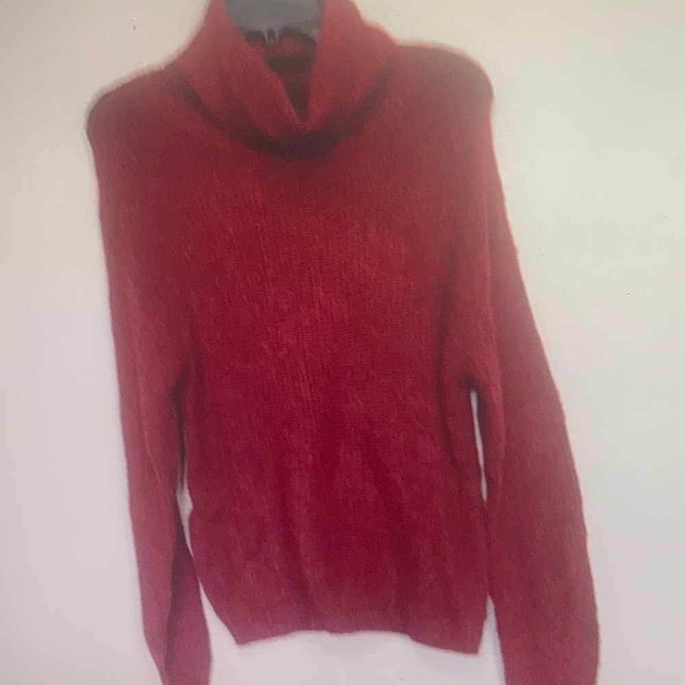 Measurements (approximately):
Armpit to armpit 18 1/4”